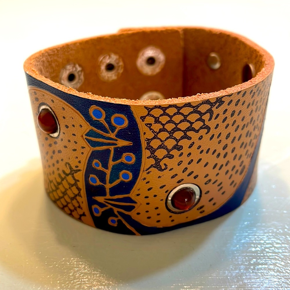 Plunder leather cuff bracelet